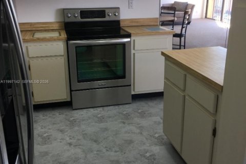 Condominio en alquiler en Sunny Isles Beach, Florida, 68 m2 № 2059030 - foto 7