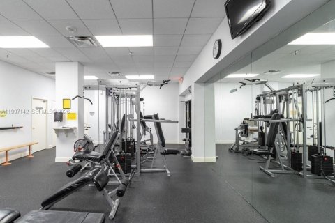 Condominio en alquiler en Sunny Isles Beach, Florida, 68 m2 № 2059030 - foto 14