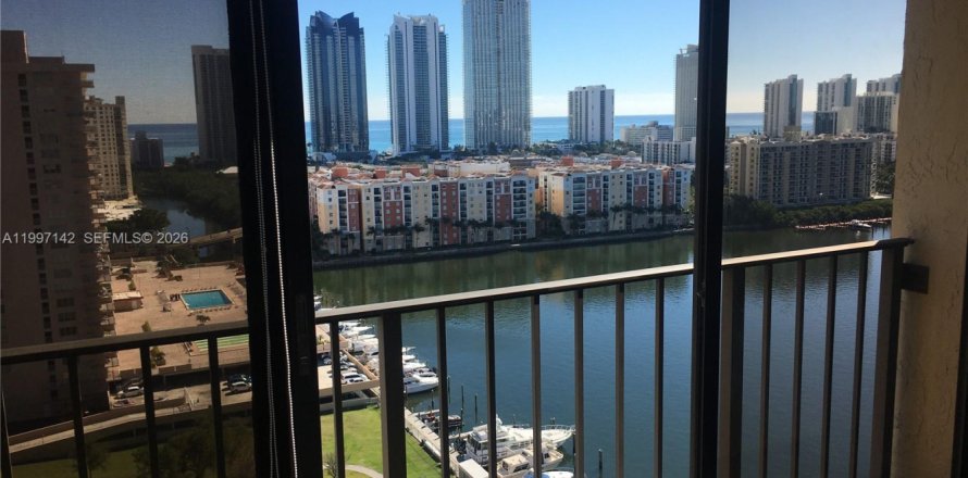 Estudio en el Condominio en Sunny Isles Beach, Florida  № 2059030