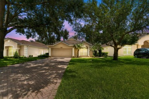 House in Dade City, Florida 2 bedrooms, 206.06 sq.m. № 2290978 - photo 3