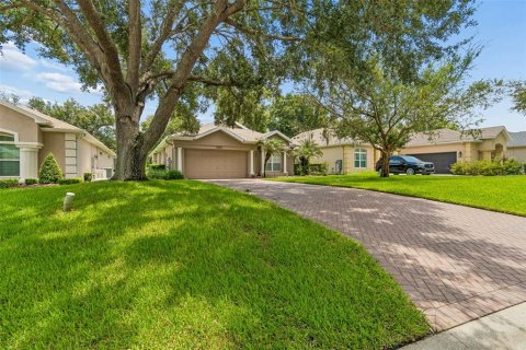 House in Dade City, Florida 2 bedrooms, 206.06 sq.m. № 2290978