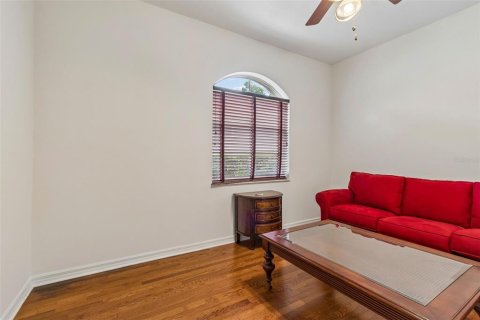 House in Dade City, Florida 2 bedrooms, 206.06 sq.m. № 2290978 - photo 11