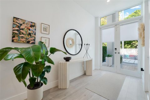 Touwnhouse à vendre à Miami, Floride: 4 chambres, 233.37 m2 № 1970634 - photo 4
