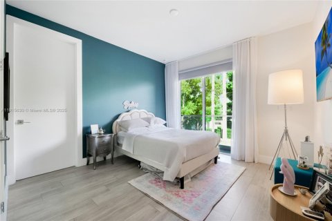 Touwnhouse à vendre à Miami, Floride: 4 chambres, 233.37 m2 № 1970634 - photo 20