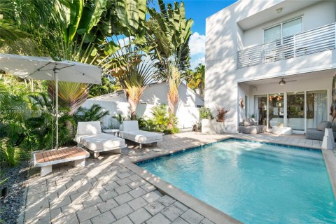 Touwnhouse à vendre à Miami, Floride: 4 chambres, 233.37 m2 № 1970634 - photo 18