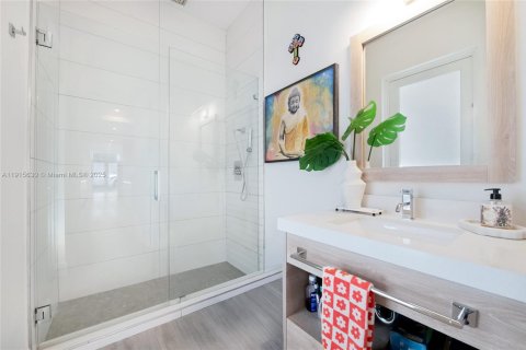 Touwnhouse à vendre à Miami, Floride: 4 chambres, 233.37 m2 № 1970634 - photo 16