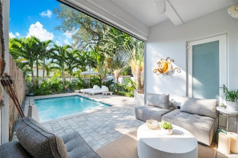 Touwnhouse à vendre à Miami, Floride: 4 chambres, 233.37 m2 № 1970634 - photo 17