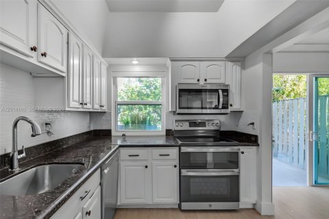Adosado en venta en Key Biscayne, Florida, 2 dormitorios, 124.49 m2 № 2267627 - foto 10