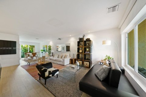 Adosado en venta en Key Biscayne, Florida, 2 dormitorios, 124.49 m2 № 2267627 - foto 5