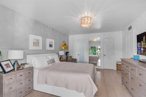 Adosado en venta en Key Biscayne, Florida, 2 dormitorios, 124.49 m2 № 2267627 - foto 18