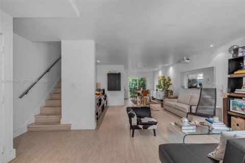 Adosado en venta en Key Biscayne, Florida, 2 dormitorios, 124.49 m2 № 2267627 - foto 15
