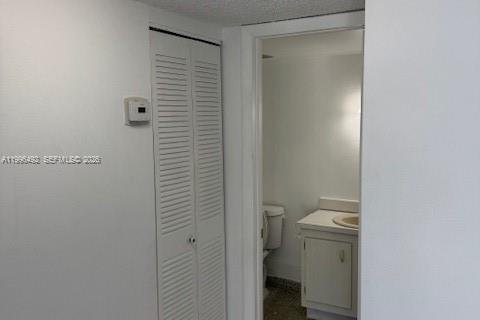 Condo in North Miami Beach, Florida, 1 bedroom  № 2058431 - photo 15