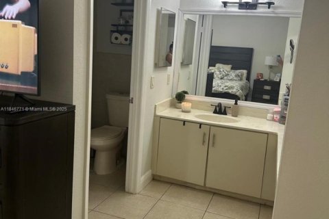 Condo in Miami, Florida, 3 bedrooms  № 1846141 - photo 13