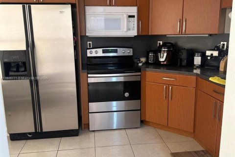 Condo in Miami, Florida, 3 bedrooms  № 1846141 - photo 4