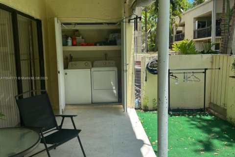 Condo in Miami, Florida, 3 bedrooms  № 1846141 - photo 17