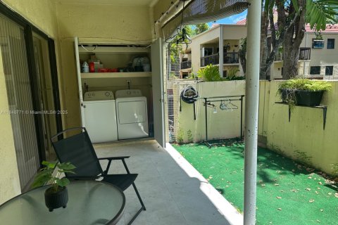 Condo in Miami, Florida, 3 bedrooms  № 1846141 - photo 16