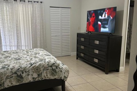 Condo in Miami, Florida, 3 bedrooms  № 1846141 - photo 9