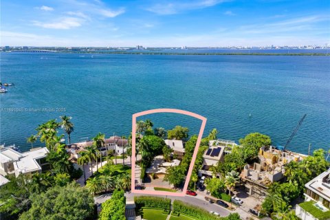 Casa en venta en Miami Beach, Florida, 5 dormitorios, 449.37 m2 № 1946271 - foto 14