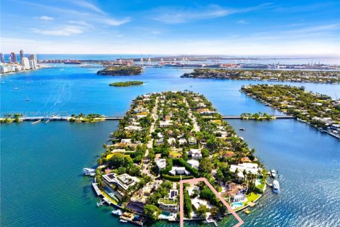 Casa en venta en Miami Beach, Florida, 5 dormitorios, 449.37 m2 № 1946271 - foto 16