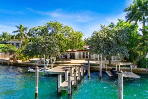 Casa en venta en Miami Beach, Florida, 5 dormitorios, 449.37 m2 № 1946271 - foto 6