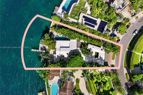 Casa en venta en Miami Beach, Florida, 5 dormitorios, 449.37 m2 № 1946271 - foto 12
