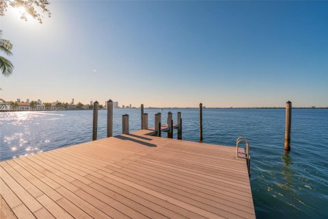 Casa en venta en Miami Beach, Florida, 5 dormitorios, 449.37 m2 № 1946271 - foto 7