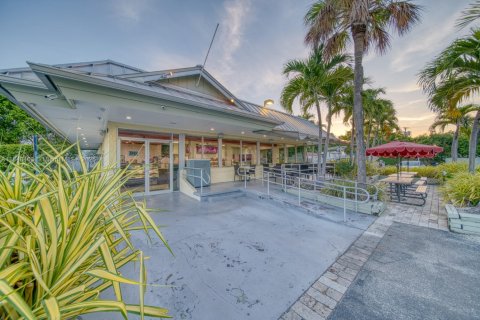 Immobilier commercial à Miami, Floride № 2053745