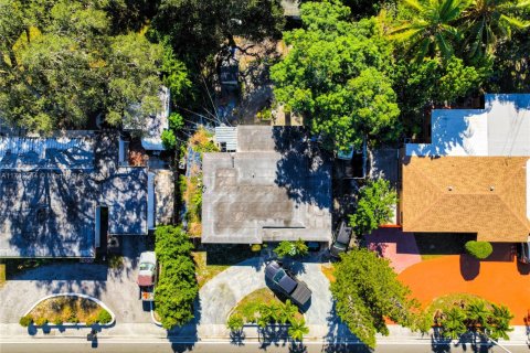 House in North Miami, Florida 2 bedrooms, 128.76 sq.m. № 1959511 - photo 10