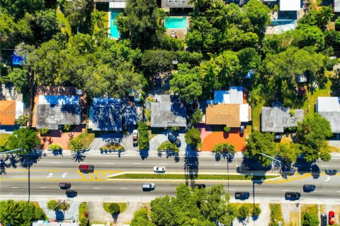 House in North Miami, Florida 2 bedrooms, 128.76 sq.m. № 1959511 - photo 16