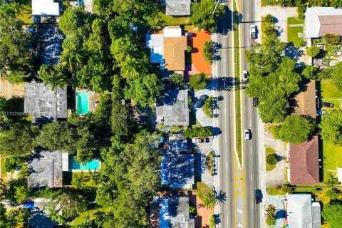 House in North Miami, Florida 2 bedrooms, 128.76 sq.m. № 1959511 - photo 12