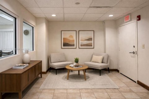 Immobilier commercial à vendre à Bay Harbor Islands, Floride № 2044760 - photo 11