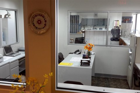 Immobilier commercial à vendre à Bay Harbor Islands, Floride № 2044760 - photo 27