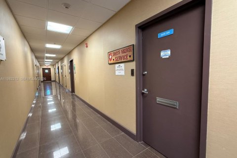 Immobilier commercial à vendre à Bay Harbor Islands, Floride № 2044760 - photo 7