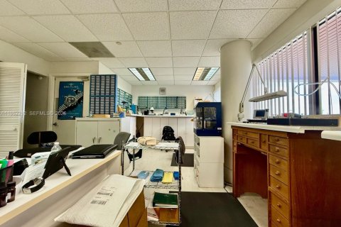 Immobilier commercial à vendre à Bay Harbor Islands, Floride № 2044760 - photo 19