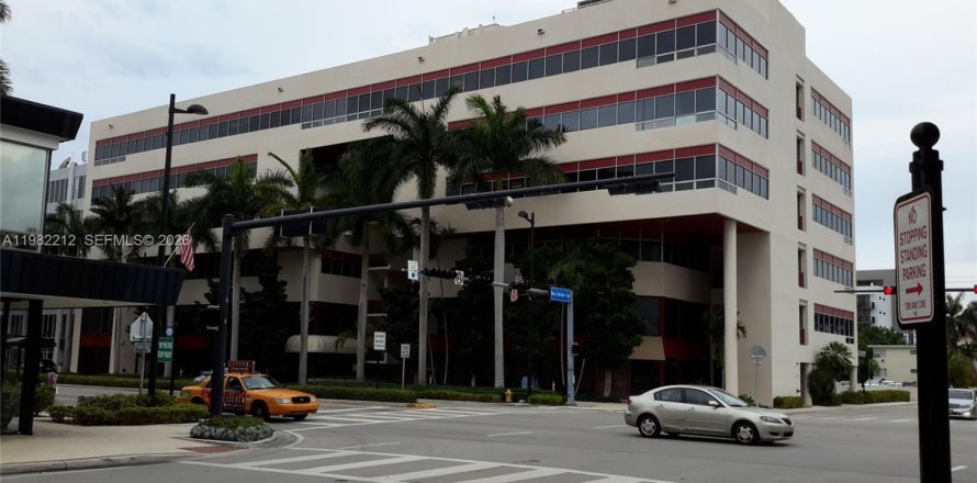 Immobilier commercial à Bay Harbor Islands, Floride № 2044760