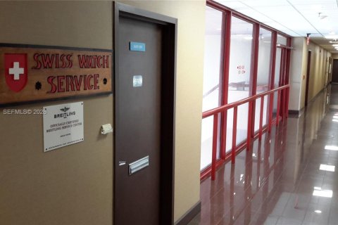 Immobilier commercial à vendre à Bay Harbor Islands, Floride № 2044760 - photo 6