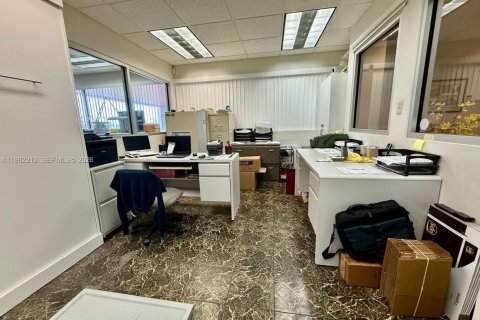 Immobilier commercial à vendre à Bay Harbor Islands, Floride № 2044760 - photo 8