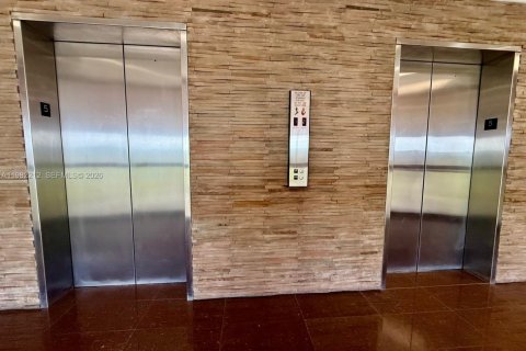 Immobilier commercial à vendre à Bay Harbor Islands, Floride № 2044760 - photo 10