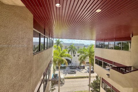 Immobilier commercial à vendre à Bay Harbor Islands, Floride № 2044760 - photo 5