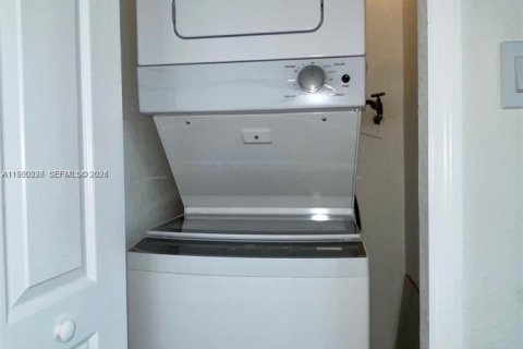 Condominio en alquiler en Homestead, Florida, 3 dormitorios, 99.96 m2 № 2020171 - foto 13