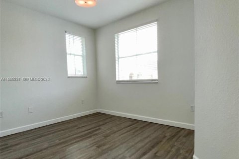 Condominio en alquiler en Homestead, Florida, 3 dormitorios, 99.96 m2 № 2020171 - foto 17