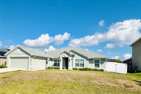 Villa ou maison à Cape Coral, Floride 4 chambres, 237.55 m2 № 2027331