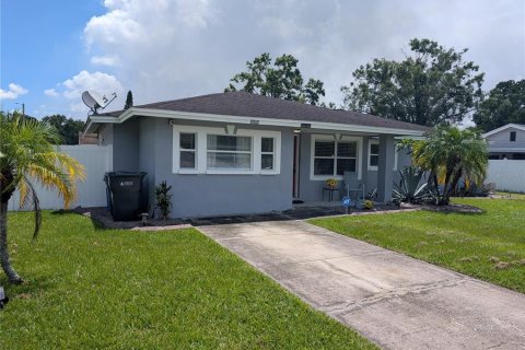 Casa en alquiler en Tampa, Florida, 5 dormitorios, 135.27 m2 № 1910064 - foto 3