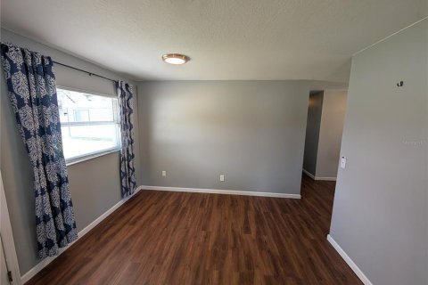 Casa en alquiler en Tampa, Florida, 5 dormitorios, 135.27 m2 № 1910064 - foto 11