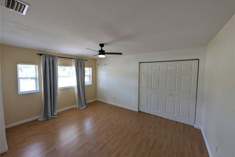 Casa en alquiler en Tampa, Florida, 5 dormitorios, 135.27 m2 № 1910064 - foto 9