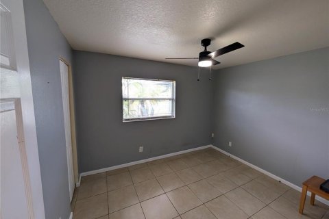 Casa en alquiler en Tampa, Florida, 5 dormitorios, 135.27 m2 № 1910064 - foto 13