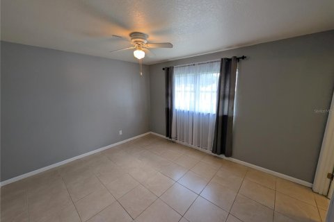 Casa en alquiler en Tampa, Florida, 5 dormitorios, 135.27 m2 № 1910064 - foto 12