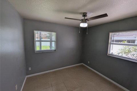 Casa en alquiler en Tampa, Florida, 5 dormitorios, 135.27 m2 № 1910064 - foto 16