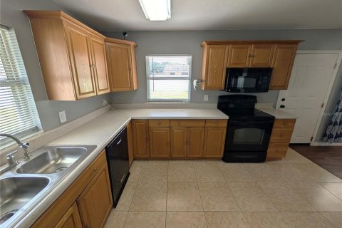 Casa en alquiler en Tampa, Florida, 5 dormitorios, 135.27 m2 № 1910064 - foto 6