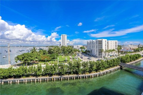 Condo in Miami Beach, Florida, 1 bedroom  № 1477833 - photo 15